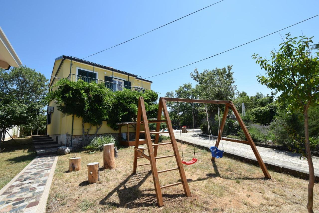 Holiday Home Nikola Malinska Exterior photo